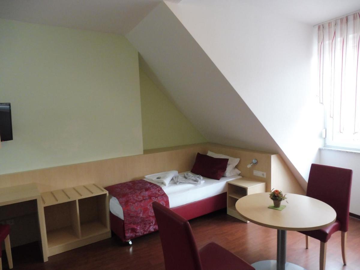 Hotel Gasthof Zum Engel - Gaestehaus Kunzelsau Luaran gambar